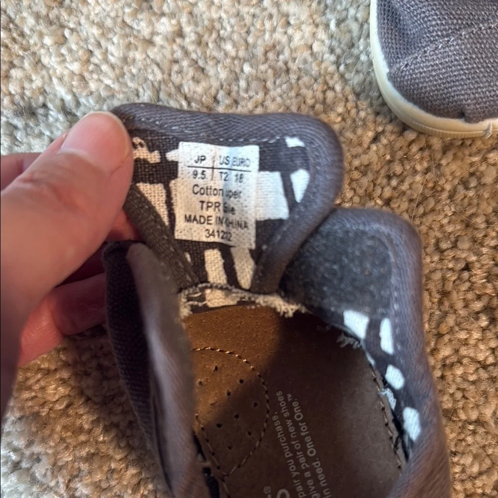Toms Gray Baby Walker Shoes with Elastic Slip-On Design (jbf)